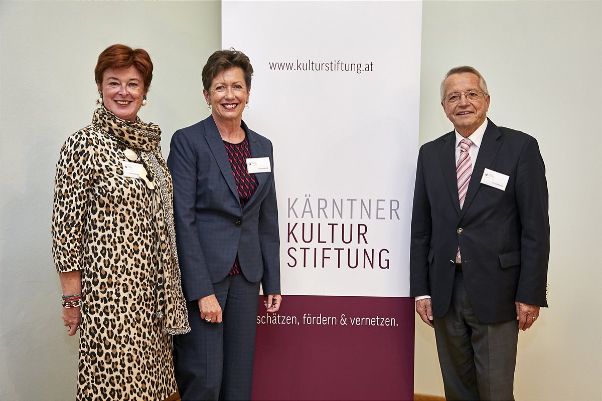 Vorstand der Kärntner Kulturstiftung (v.l.) Ina Maria Lerchbaumer, Monika Kircher, Adolf Rausch   