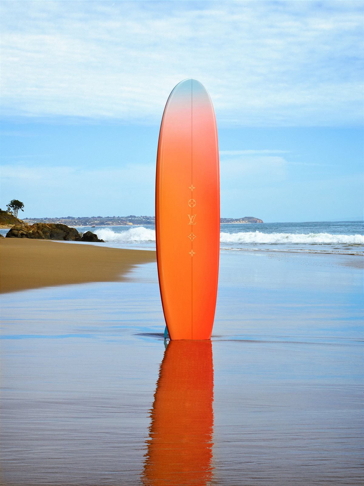 ON THE BEACH_SURFBOARD 01