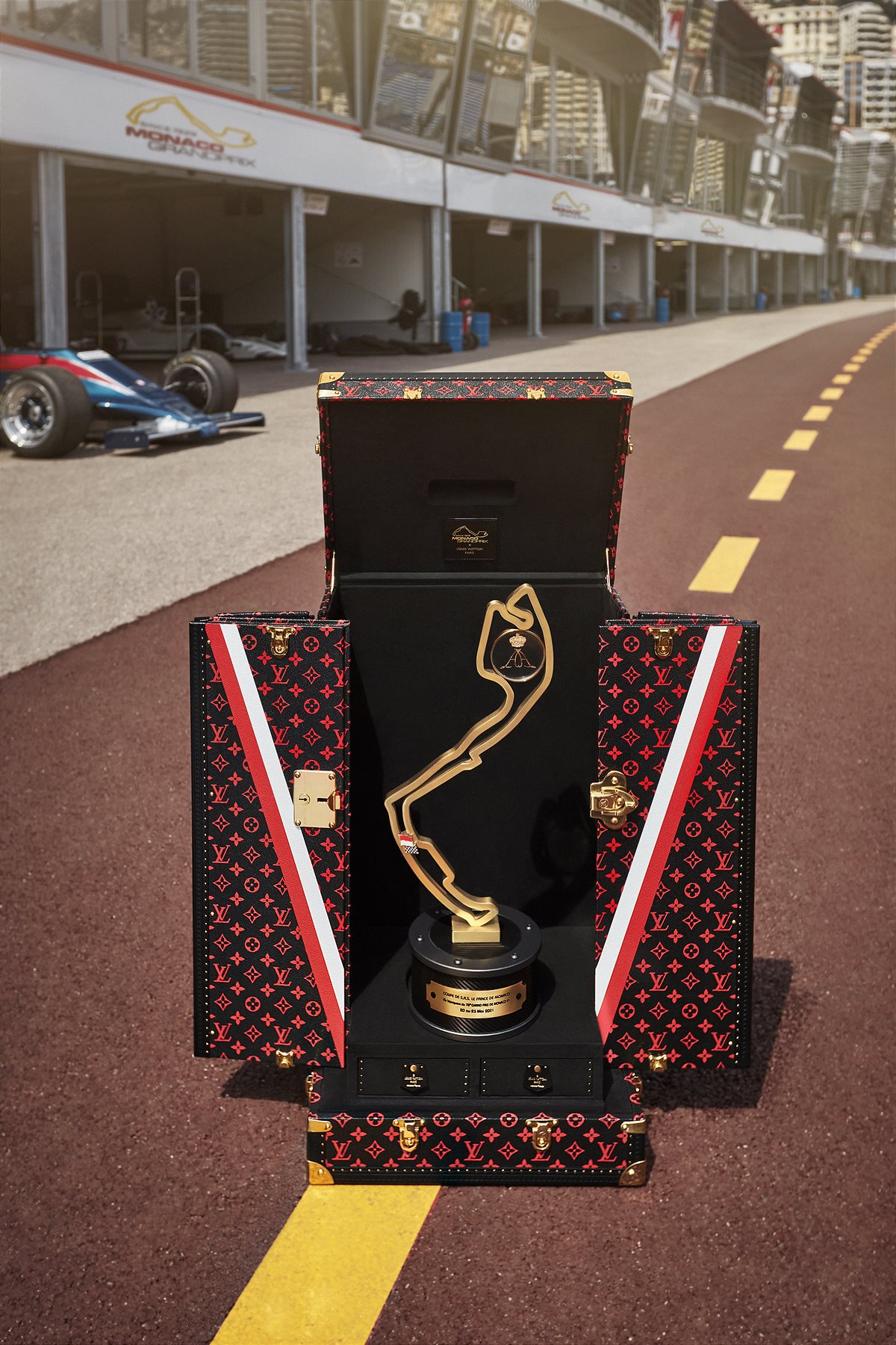 LV_Official Trophy Travel Case provider_Formula 1 Monaco Grand Prix (3)