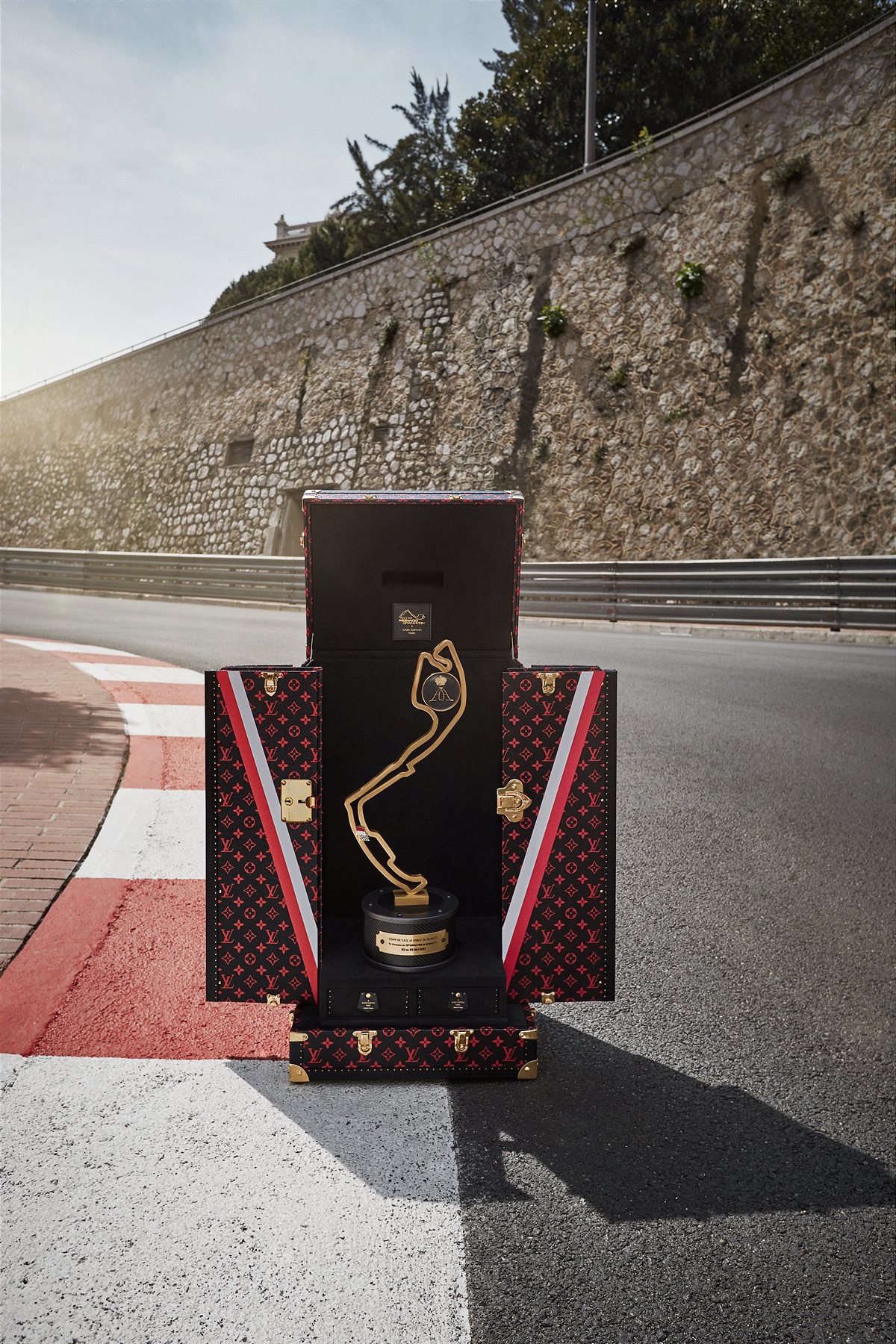 LV_Official Trophy Travel Case provider_Formula 1 Monaco Grand Prix (4)