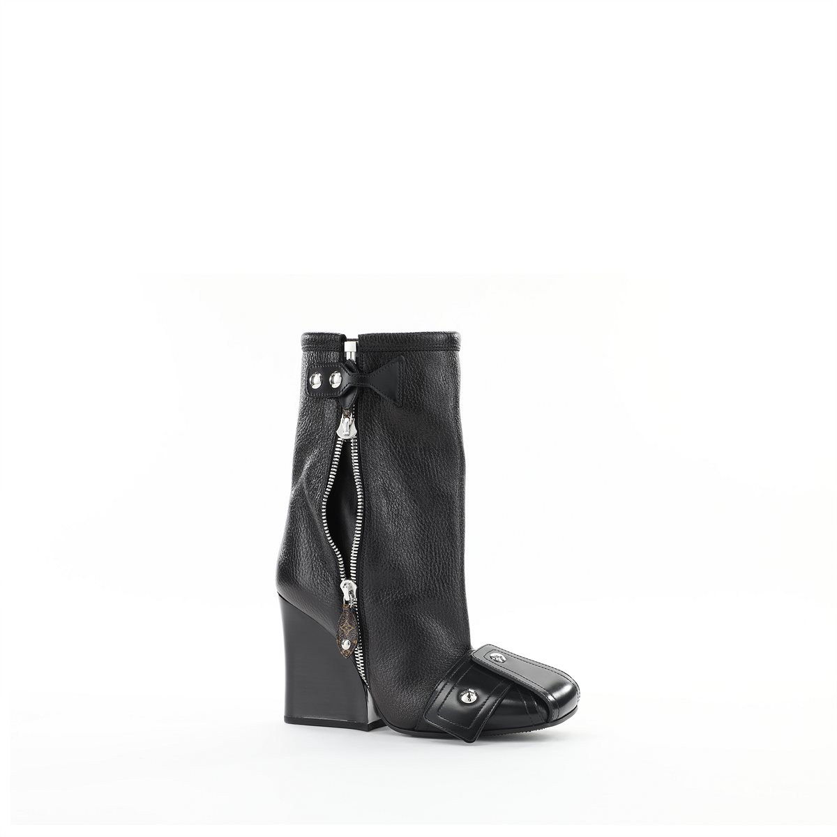LV_FW 2021_Ankle boots in calfskin and grained goat leather