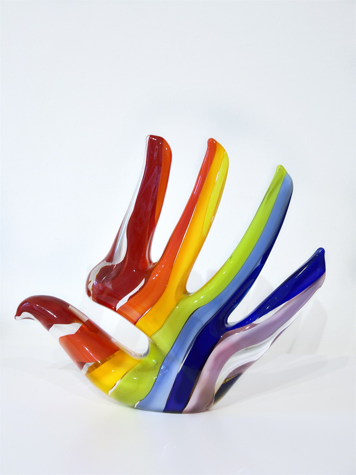 Give Peace a Hand_Sabine Wiedenofer_rainbow colors