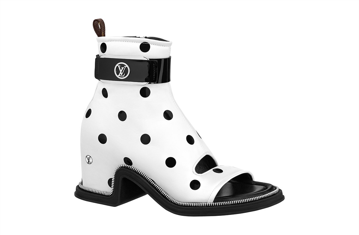 LV_LV MOONLIGHT_Ankle boots in printed satin with a strap in patent calf leather (2)