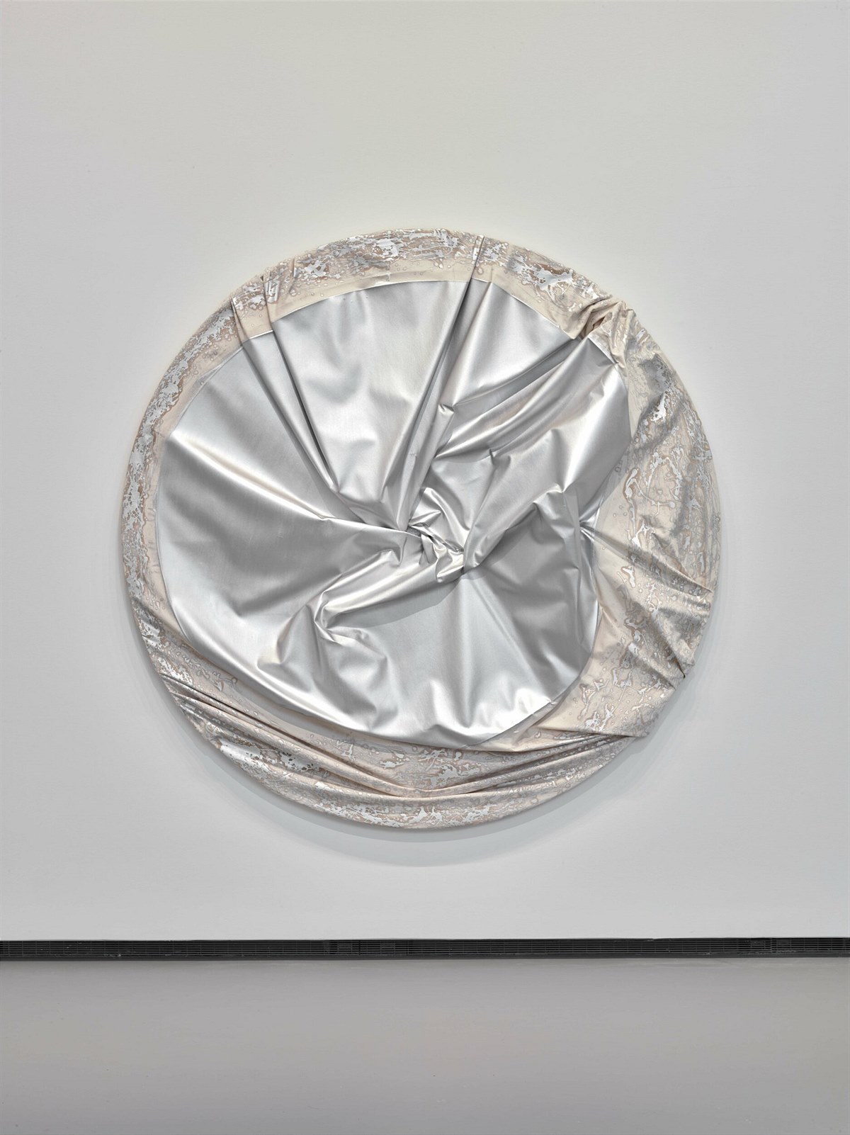 Fondation Louis Vuitton, exhibition Fugues in Color_Steven Parrino, Cyclotron, 2002