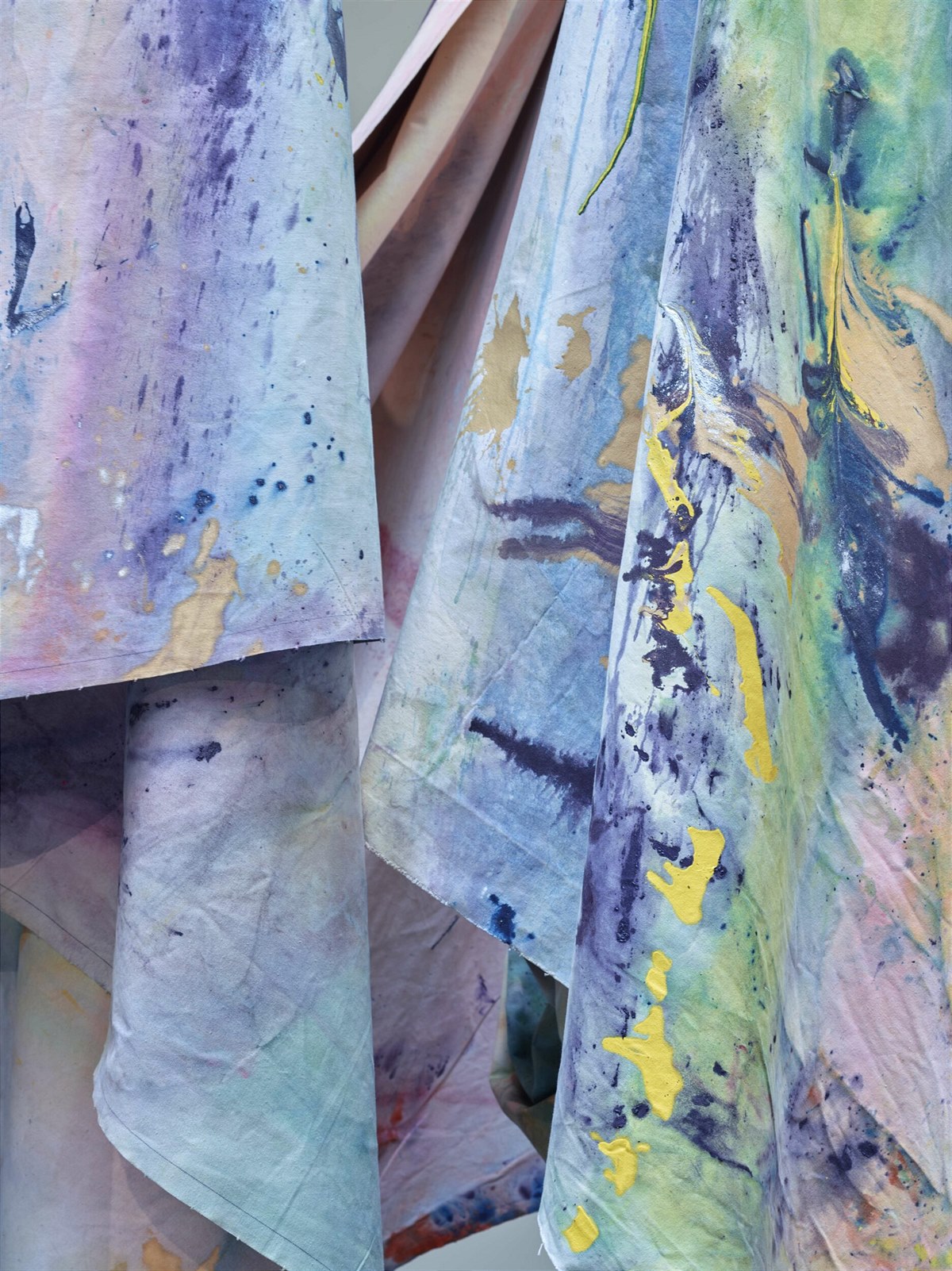 Fondation Louis Vuitton, exhibition Fugues in Color_Sam Gilliam, Carousel, 1970 (detail) (2)