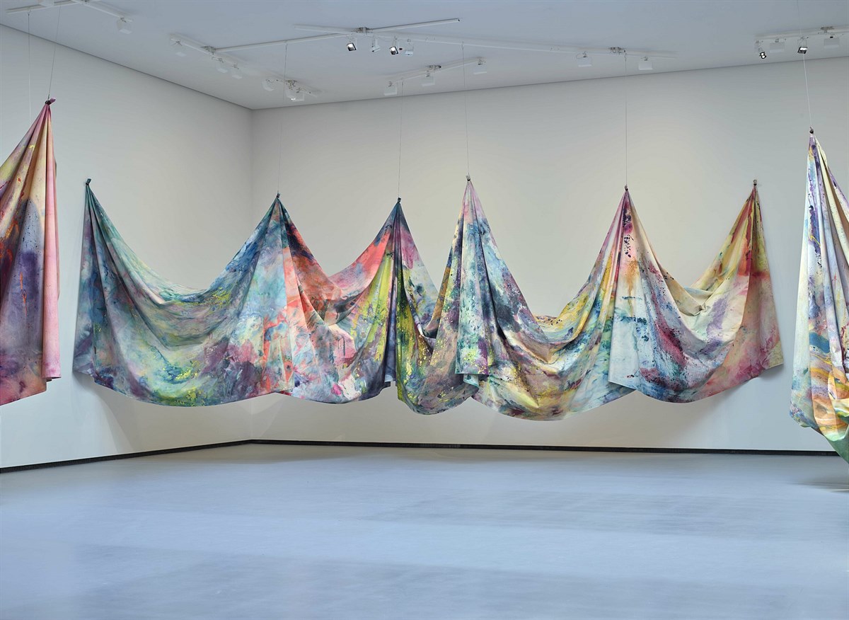 Fondation Louis Vuitton, exhibition Fugues in Color_Sam Gilliam, Carousel Form II, 1969