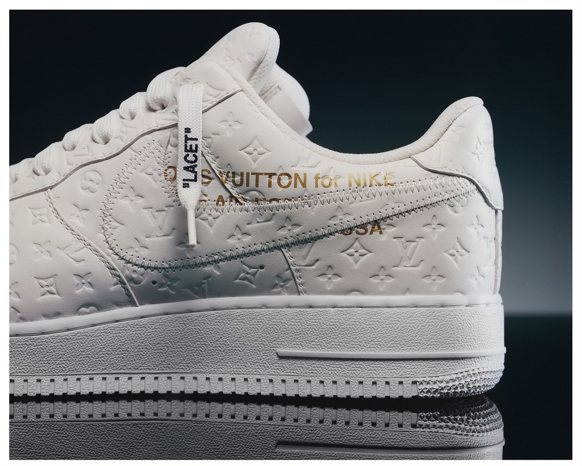 Louis Vuitton & Nike Air Force 1 by Virgil Abloh Brooklyn Exhibition_LIFESTYLE_white low-top (2)