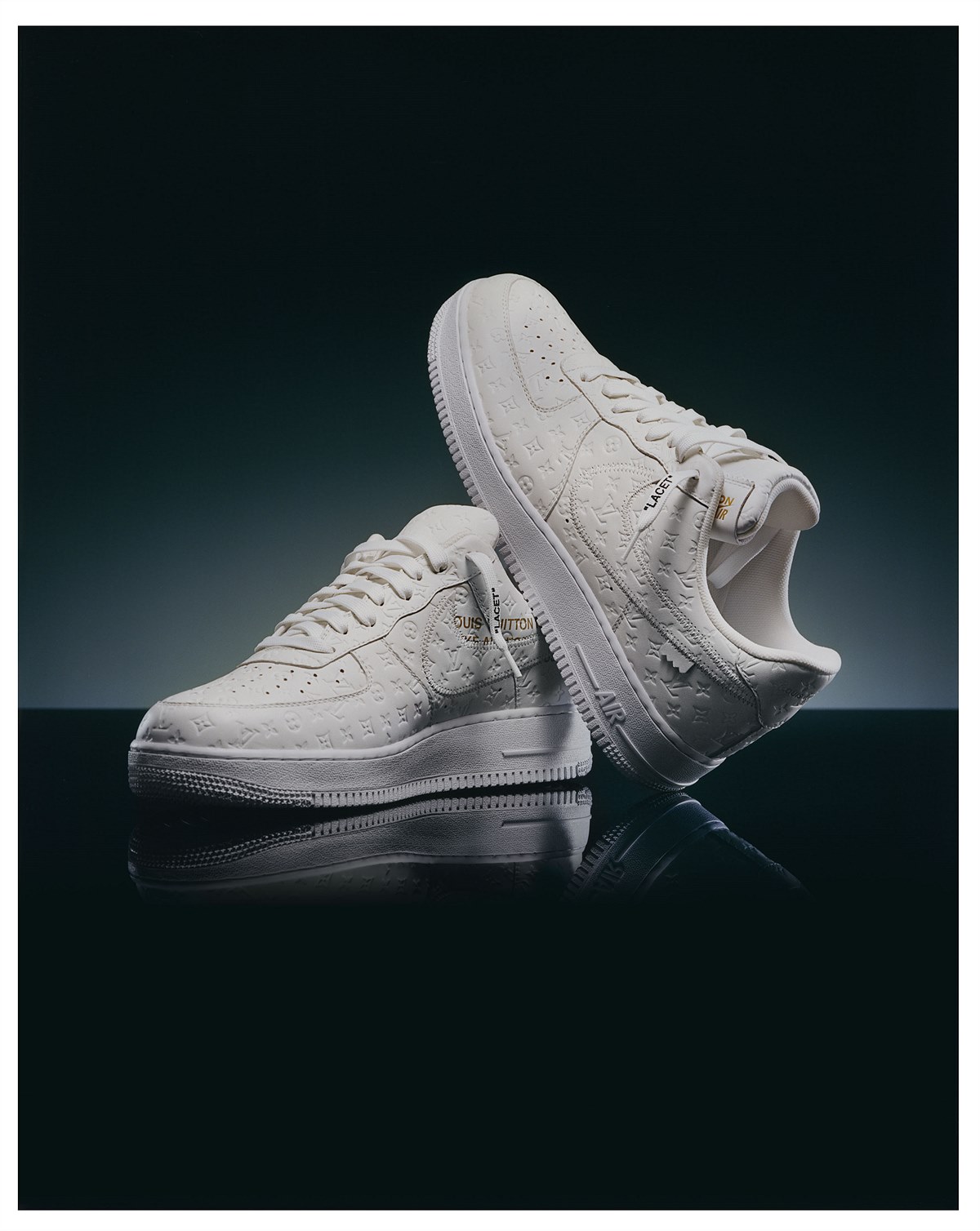 Louis Vuitton & Nike Air Force 1 by Virgil Abloh Brooklyn Exhibition_LIFESTYLE_white low-top (1)