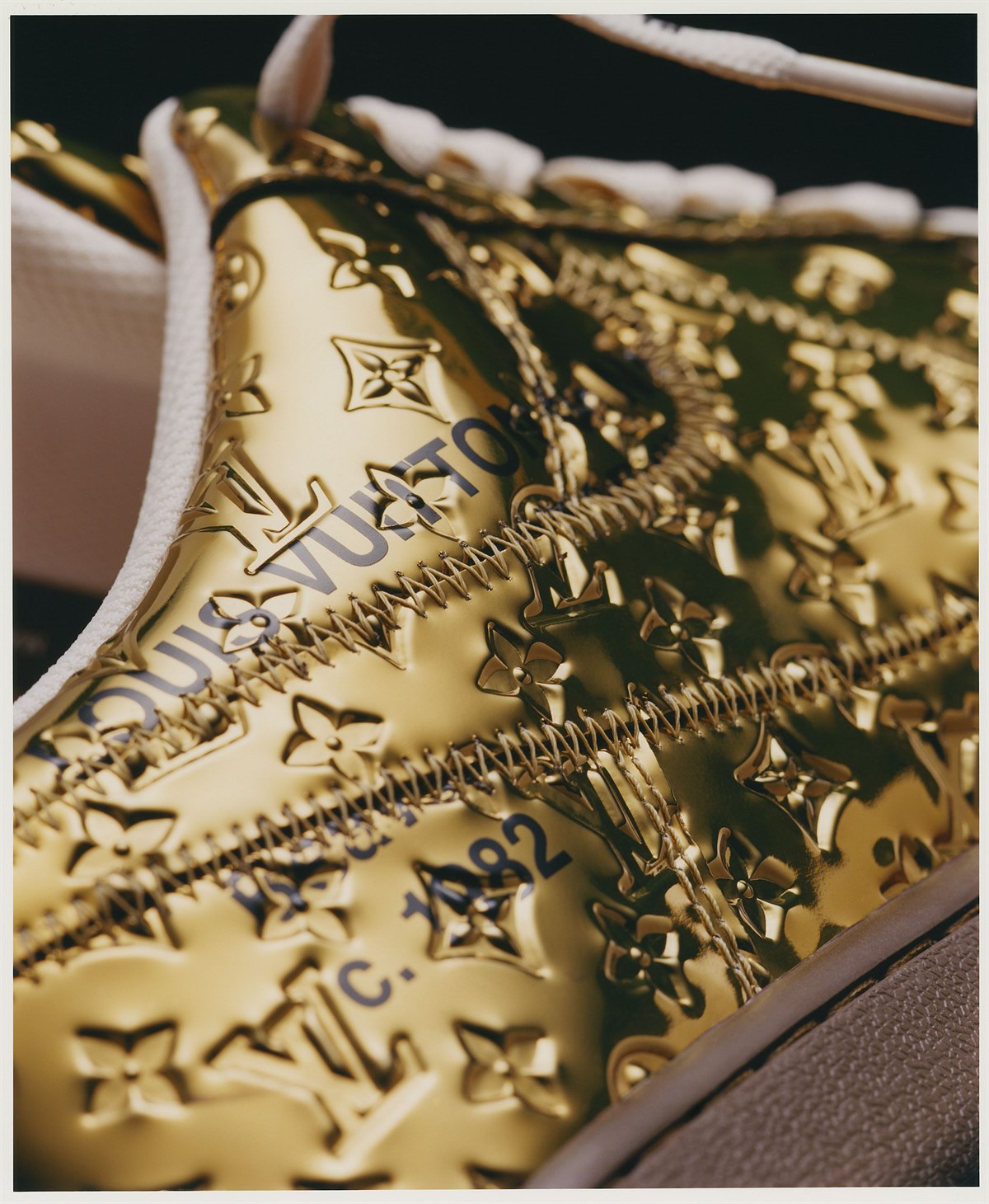 Louis Vuitton & Nike Air Force 1 by Virgil Abloh Brooklyn Exhibition_LIFESTYLE_gold low-top (2)