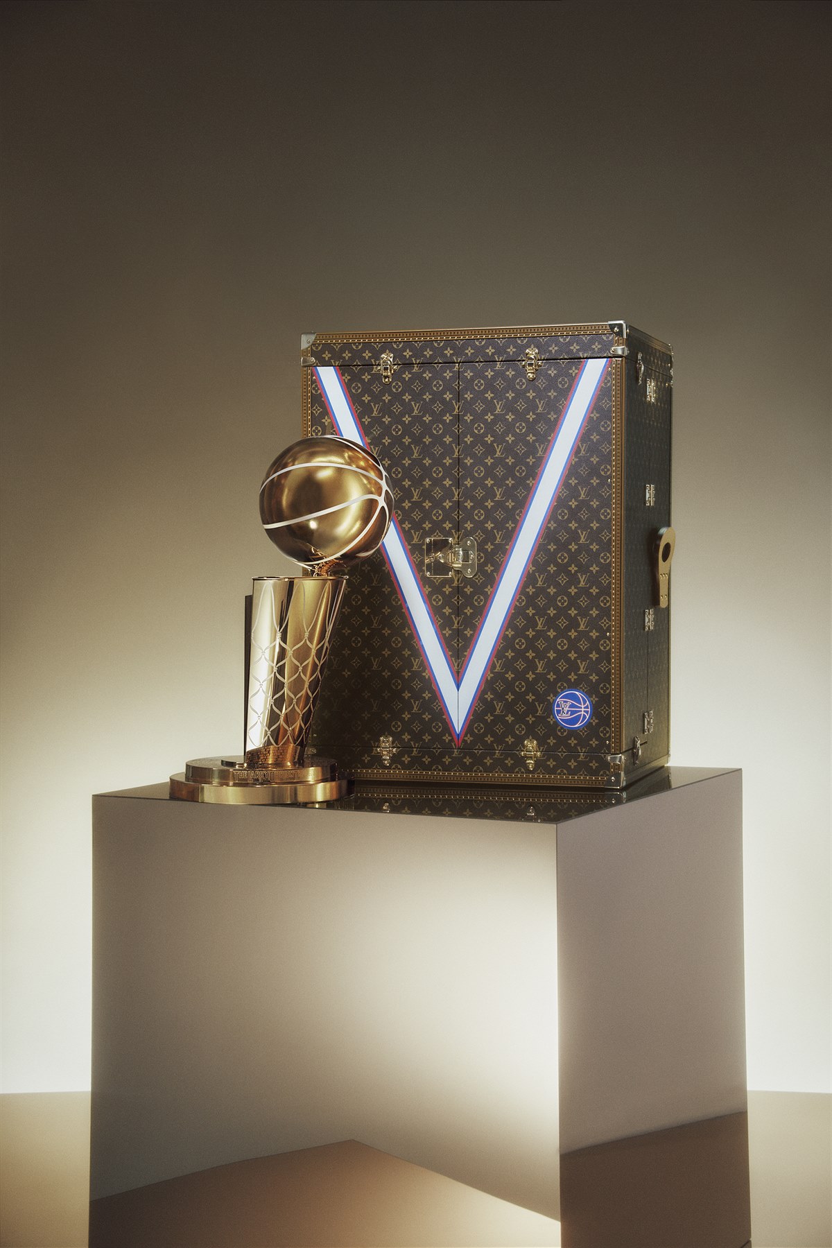 LV x NBA drop III_Trophy trunk (2)
