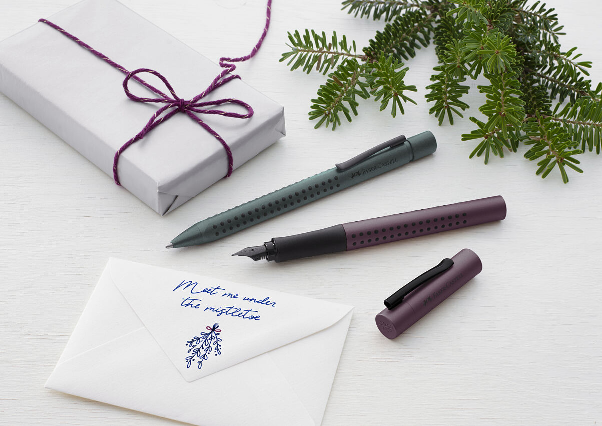 Faber-Castell_Limited Grip Edition_berry and mistletoe_Sujet