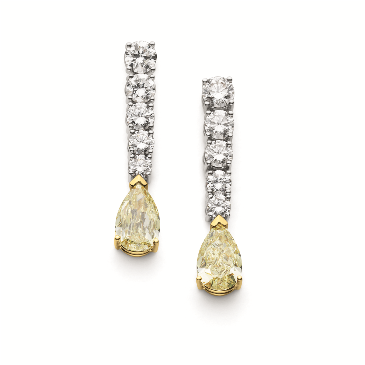 BFJ_Earrings Classics_Diamonds_Whitegold_EUR 34.400,00