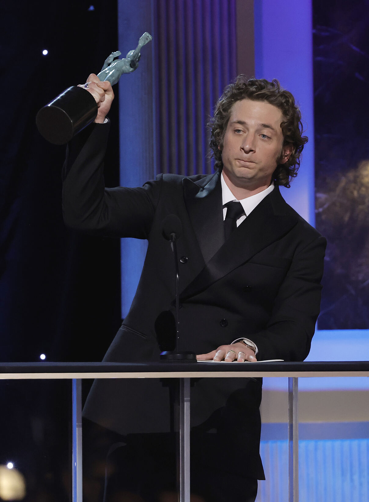LV_SAG AWARDS 2023_JEREMY ALLEN WHITE (Winner Outstanding Performance by a Male Actor in a Comedy Series)