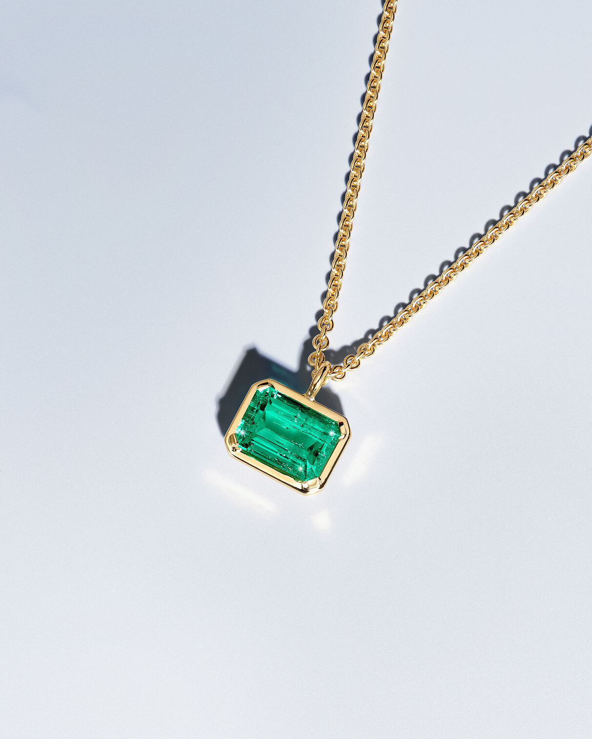 Bucherer Fine Jewellery_Green Path_Necklace_Mood