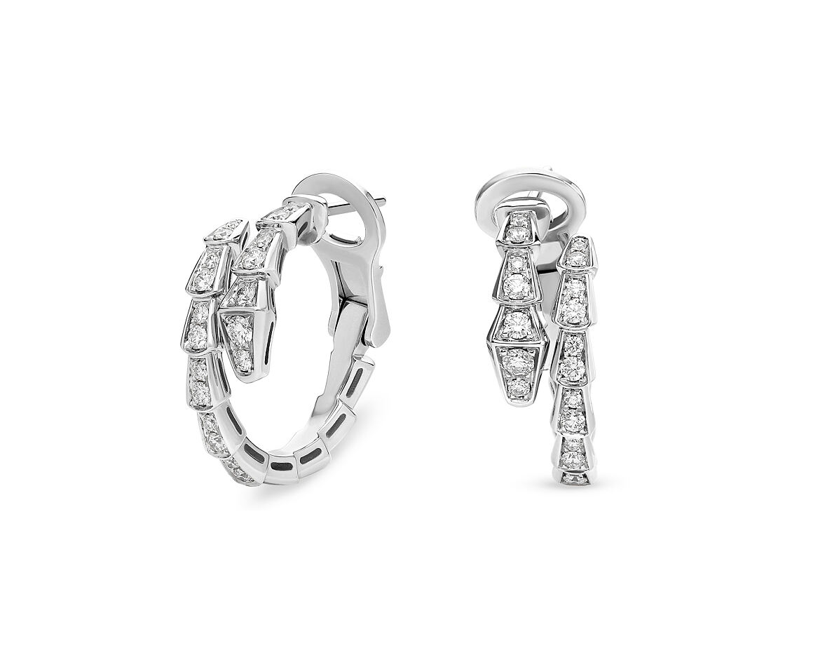 Serpenti Viper 18 kt white gold hoop earrings set with full pavé diamonds.