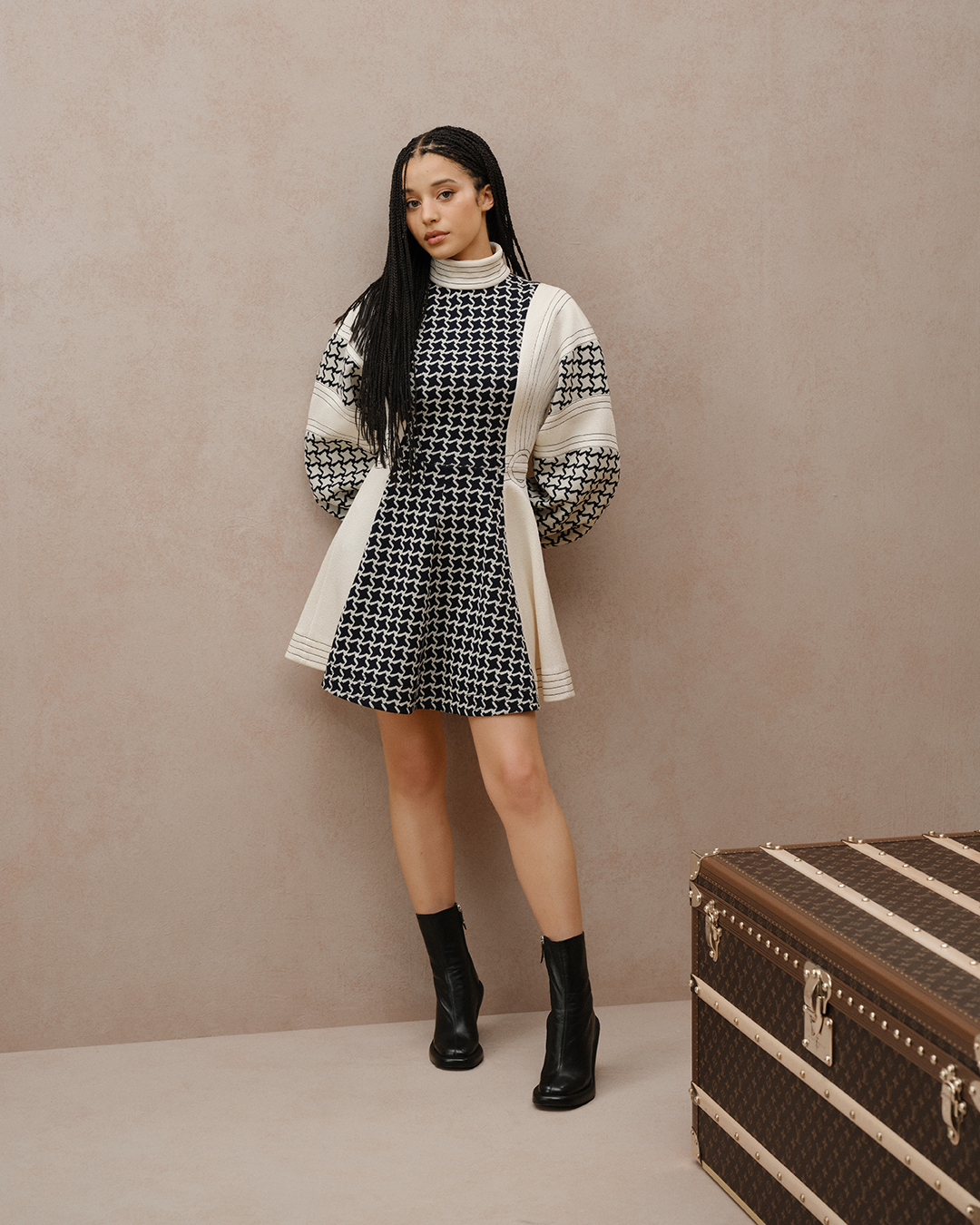 CELEB_CHASE_INFINITI_ANNOUNCEMENT25_MAIN_VISUAL_NO_LOGO_300_PRESS_1080x1350_2