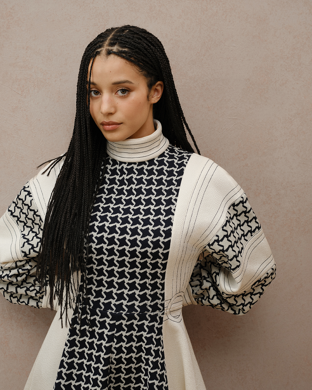 CELEB_CHASE_INFINITI_ANNOUNCEMENT25_MAIN_VISUAL_NO_LOGO_300_PRESS_1080x1350_3